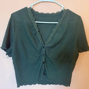Women's Dark Green Cropped Lettuce Trim Shirt- XL- Perfect Everyday Casual